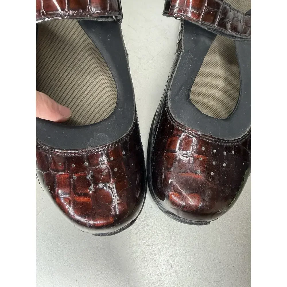 Drew Burgundy Crocodile Pattern Mary Jane's Women's Shoe Size 10.5 Patent